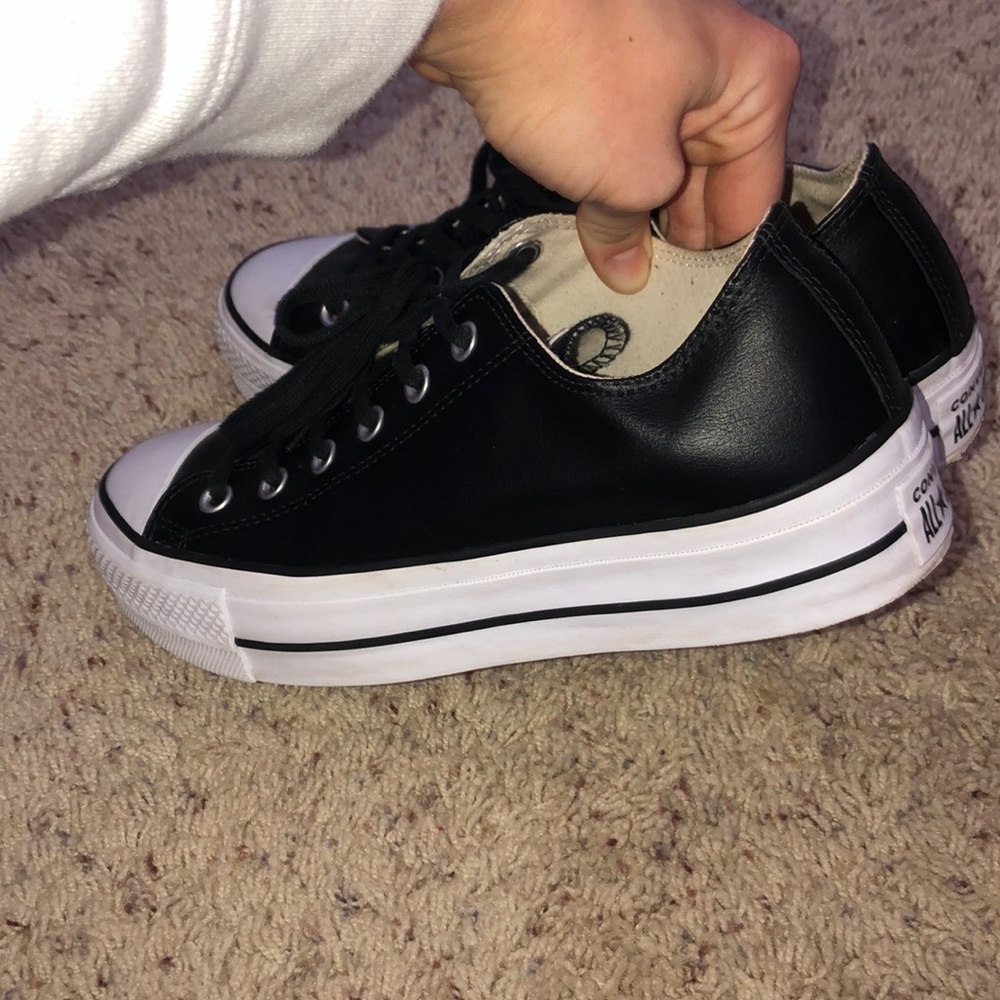 LIKE NEW CONVERSE